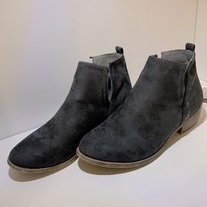 Journee Collection Grey Suede Slip On Boots
